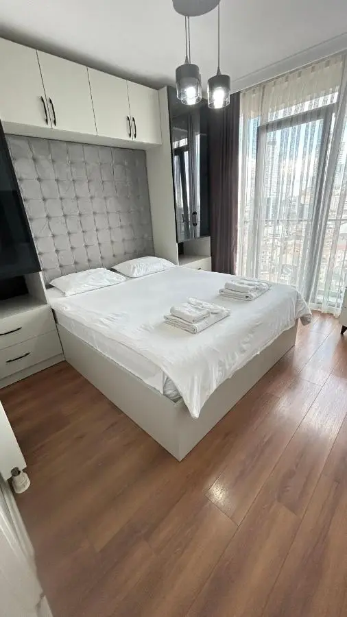 Roni Apartments, Close to the metro and parking