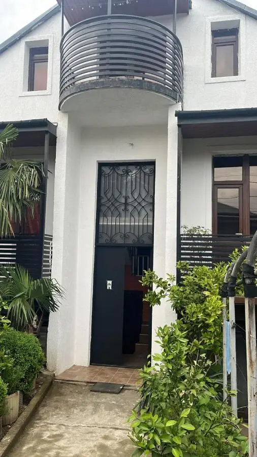 Nino & Irodi's Guest House