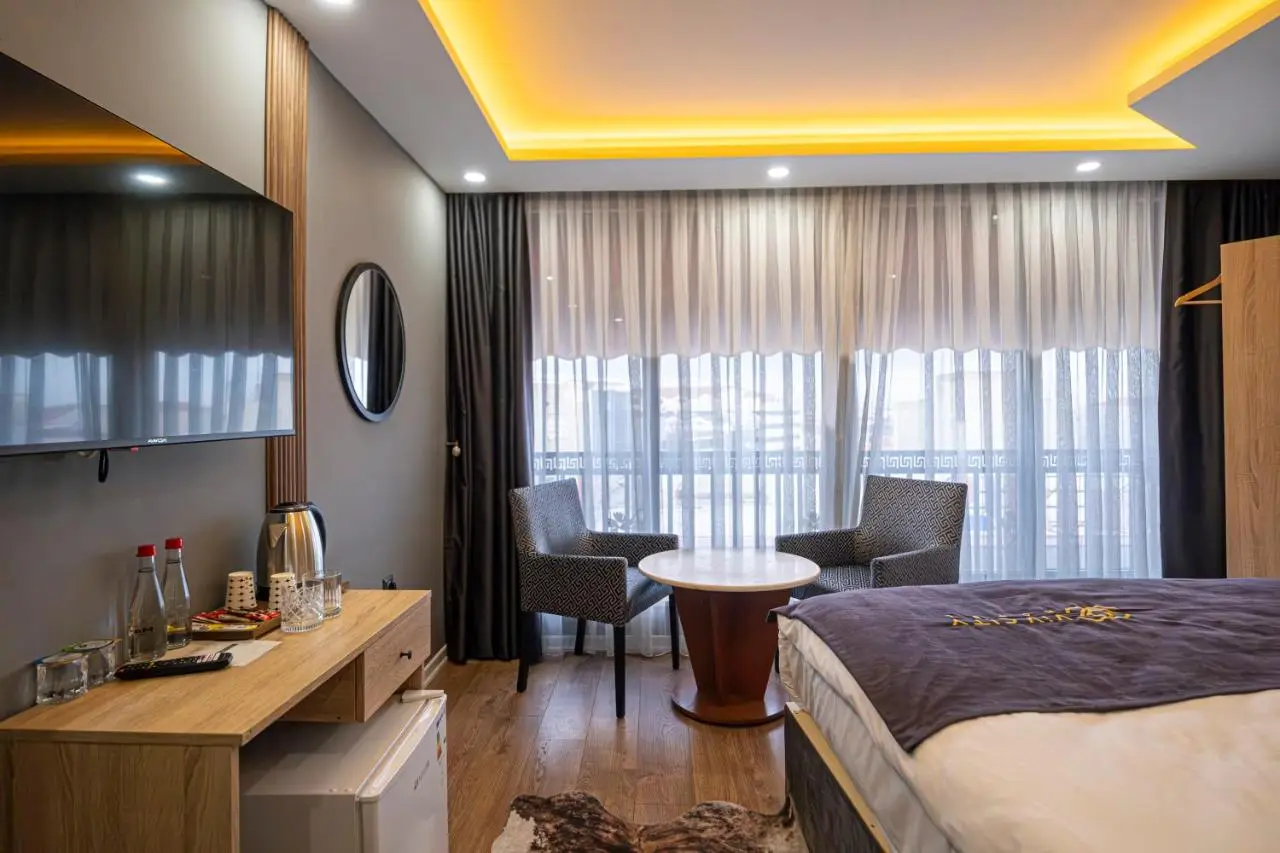Viv City Hotel