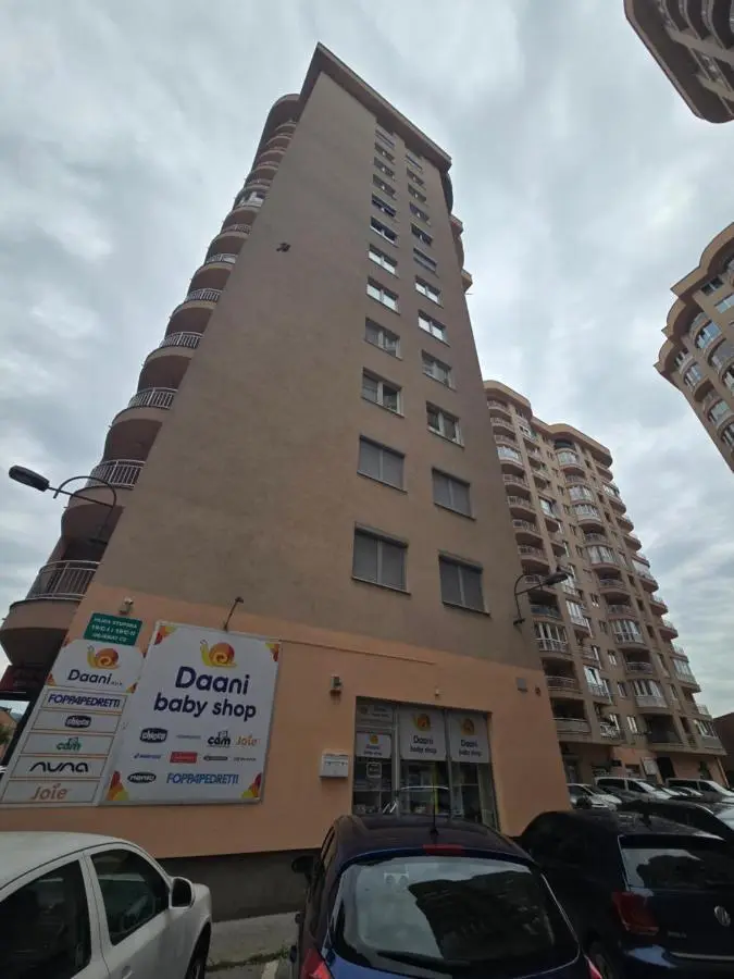 Rejjan Apartments-Spacious 2BR Apartment for 7, Free Parking, Tram to Old Town