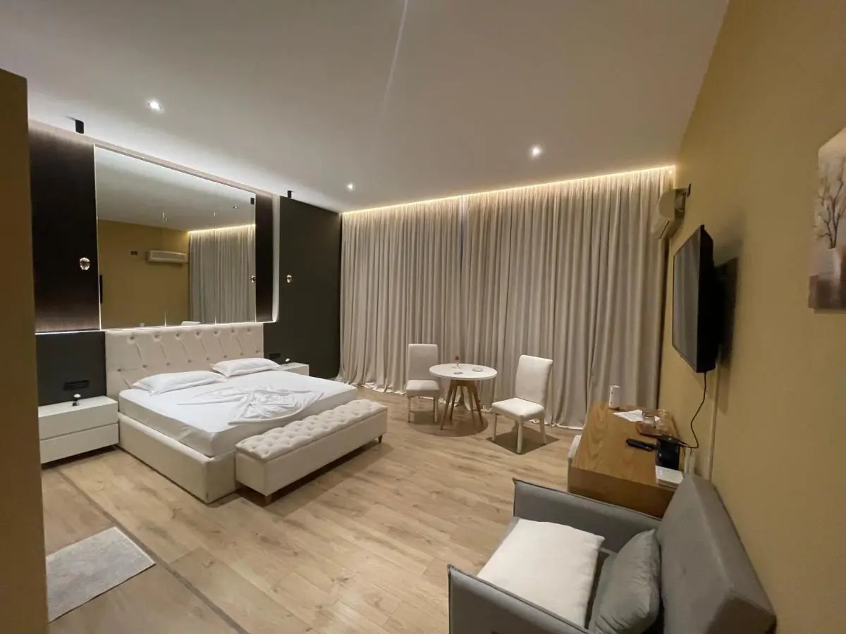 Luxury Jacuzzi Suite- Astir,Tirana