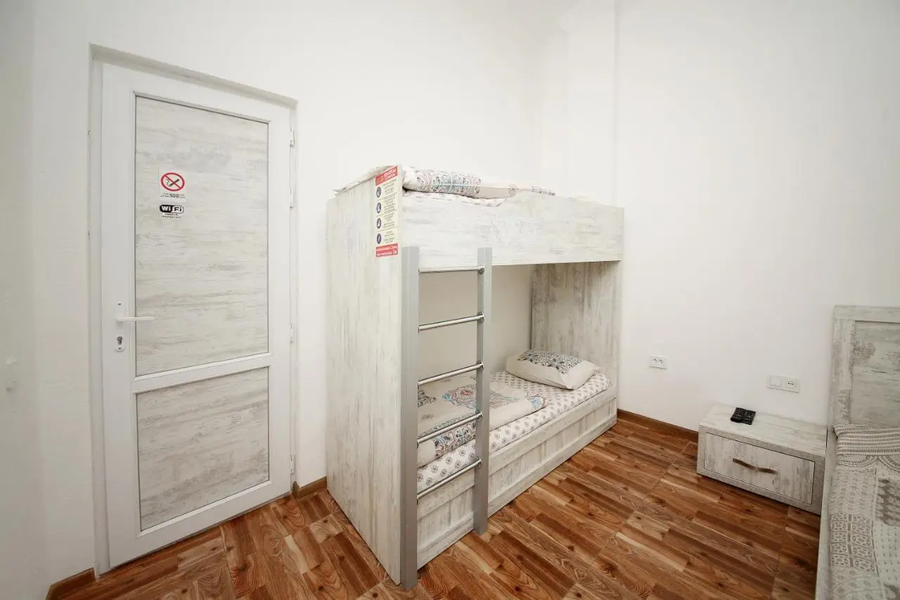 Hostel Mandaria