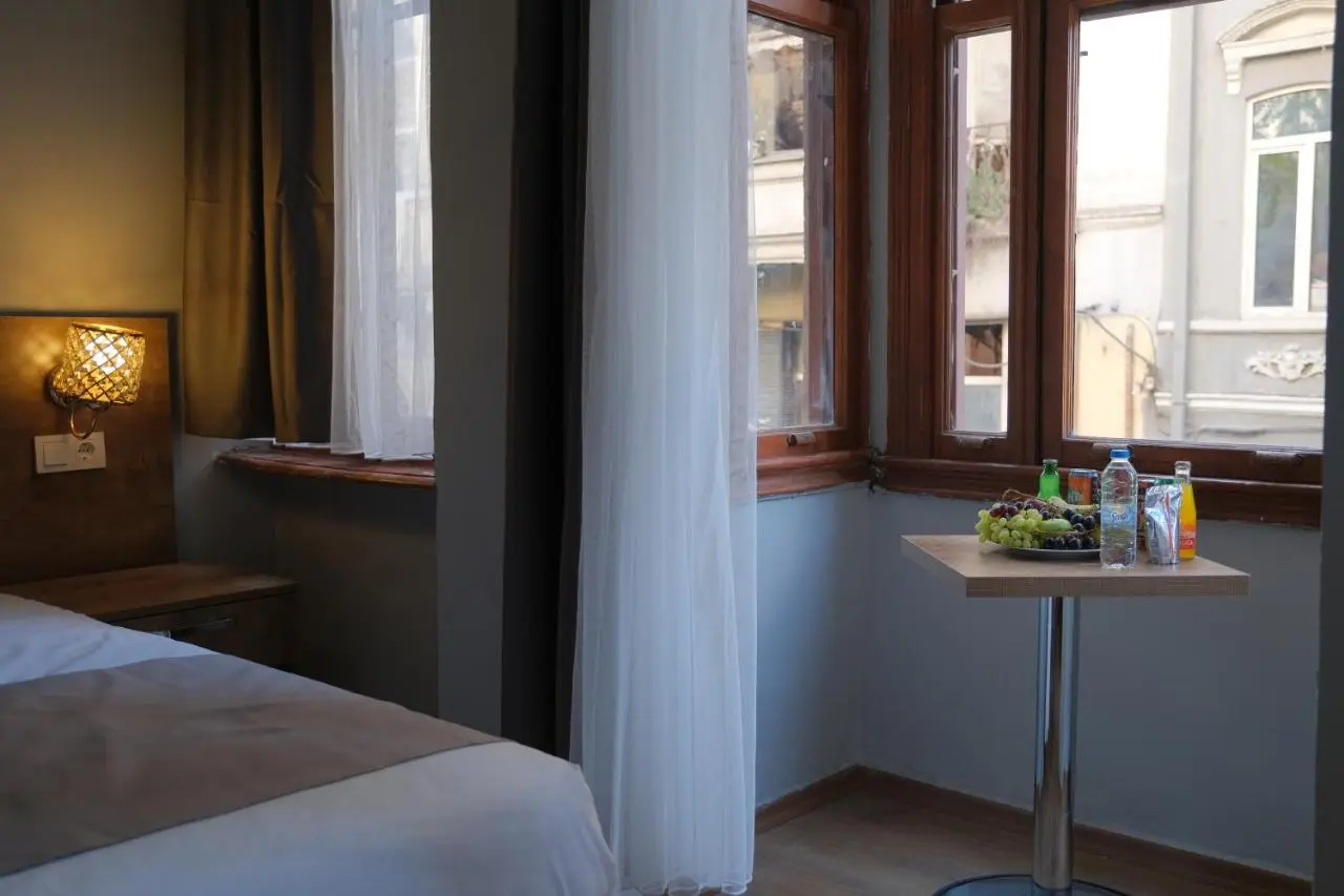 Adamantides Hotel