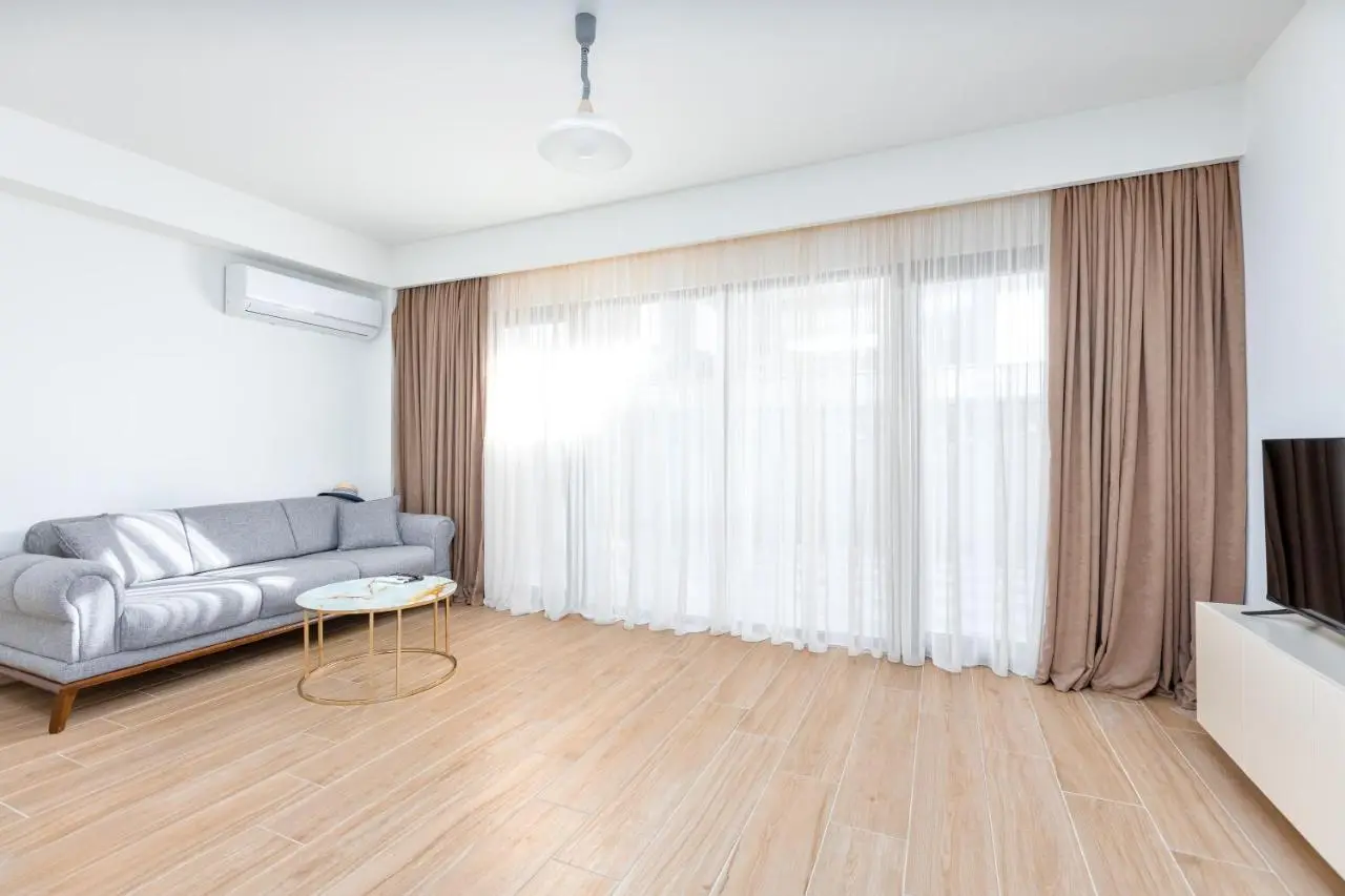 Fresh Air & Panoramic View (Floor 1 & 2)