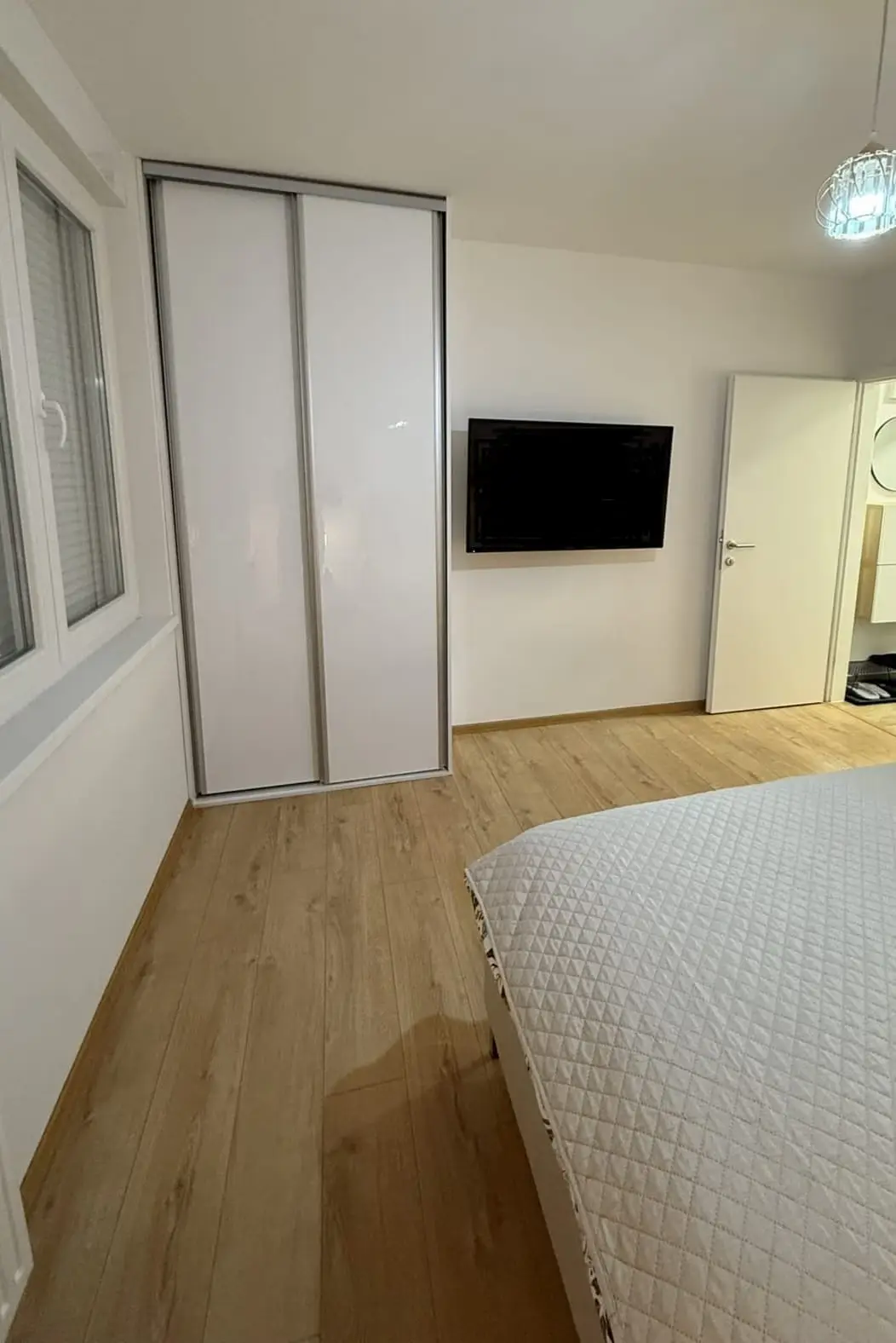 NEW Modern Apartment near the Center