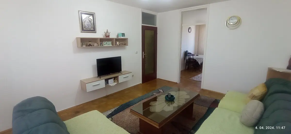Apartment Dobrinja 2 center near the airport.