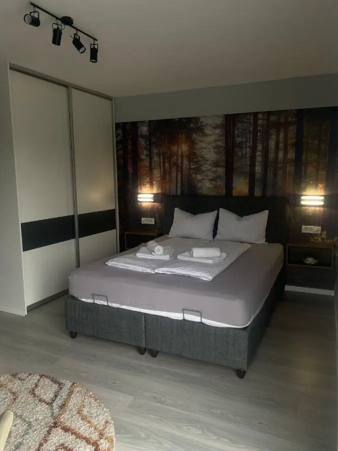 Diamond apartments