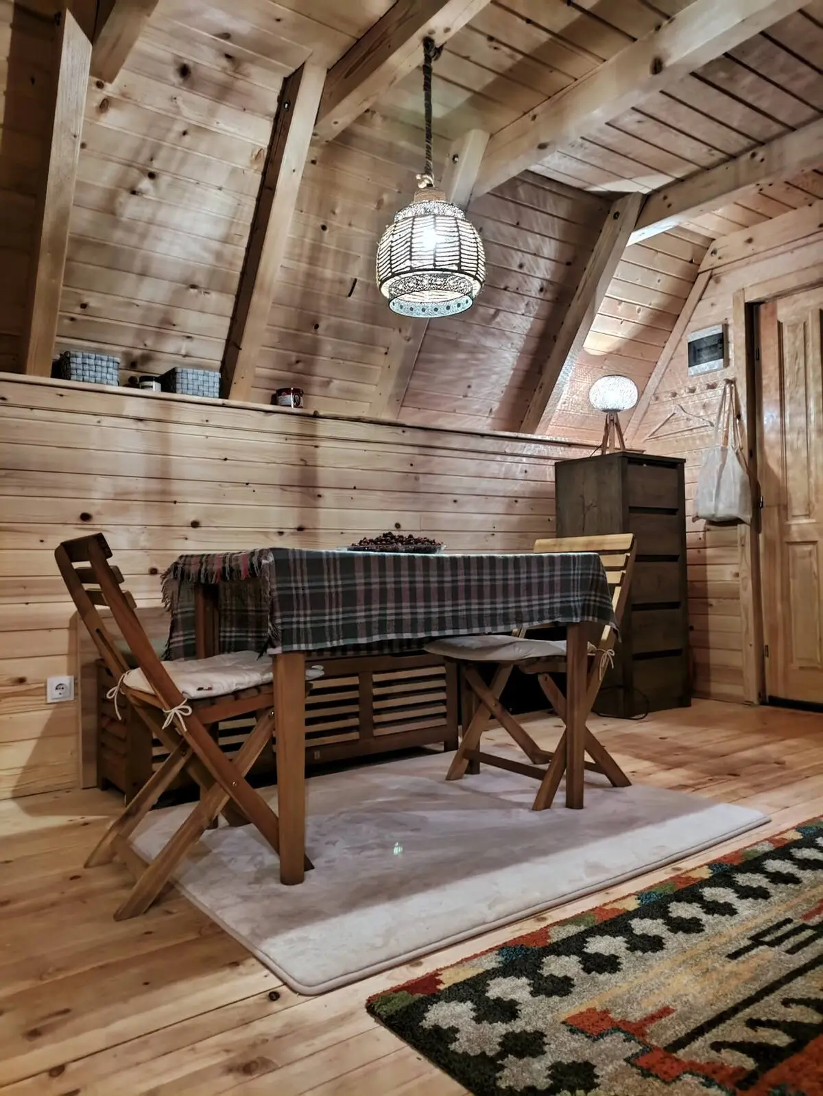 Cozy Forest Hut near Sarajevo with outdoor hot tub