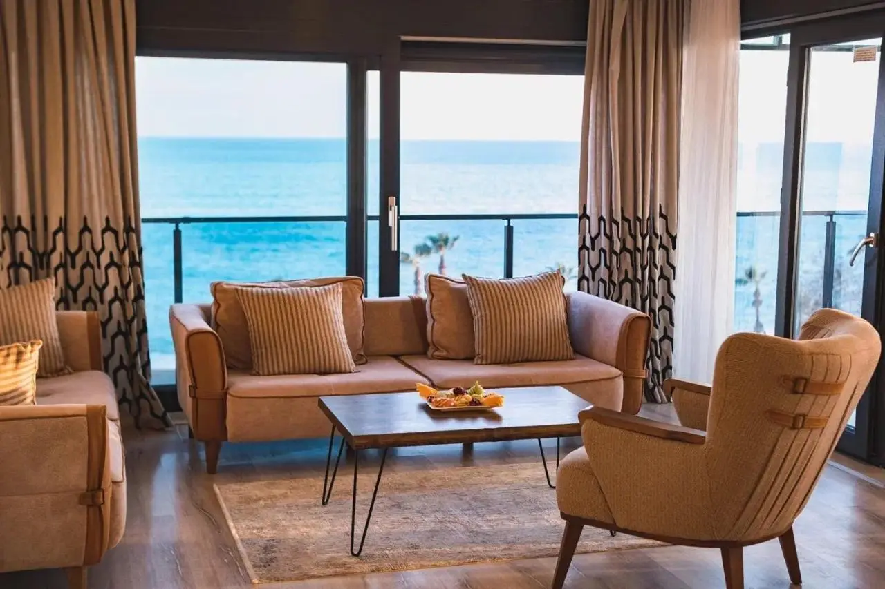 ONLY ONE Suites & Residences