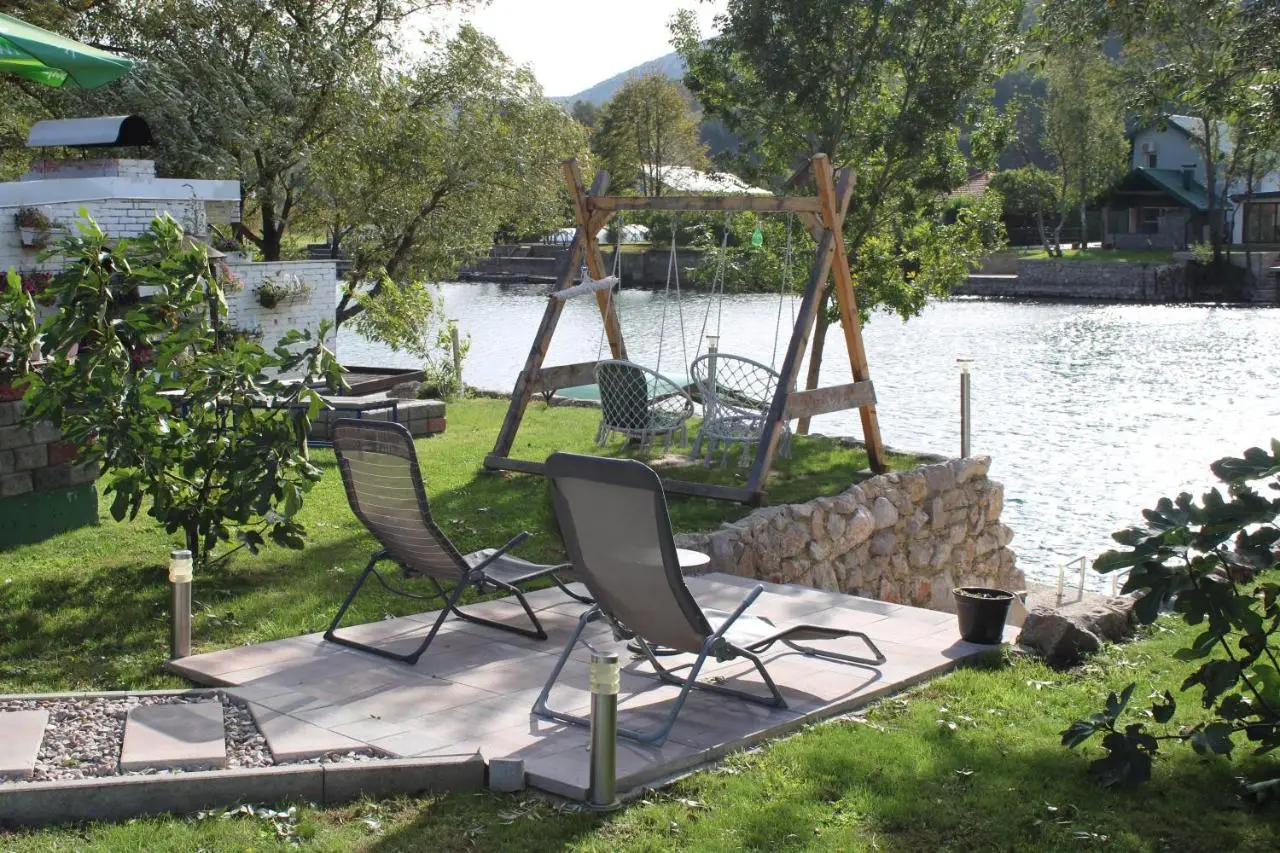 AM Una Lux House