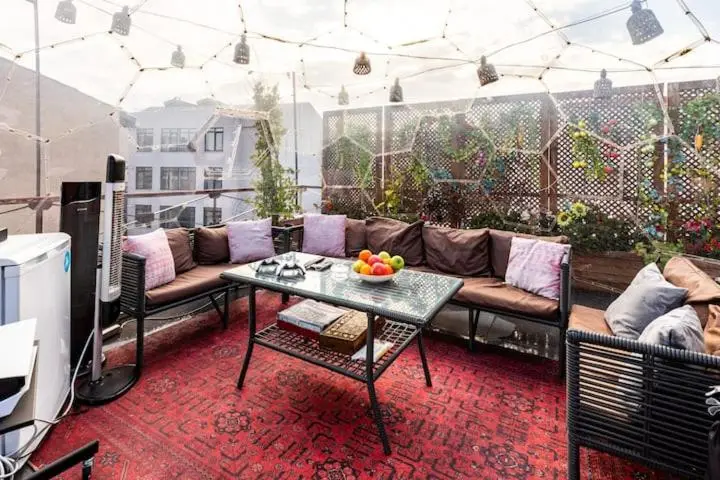 Waterfront Apartment by the Tram - Terrace with Dome & Golden Horn View in Fatih