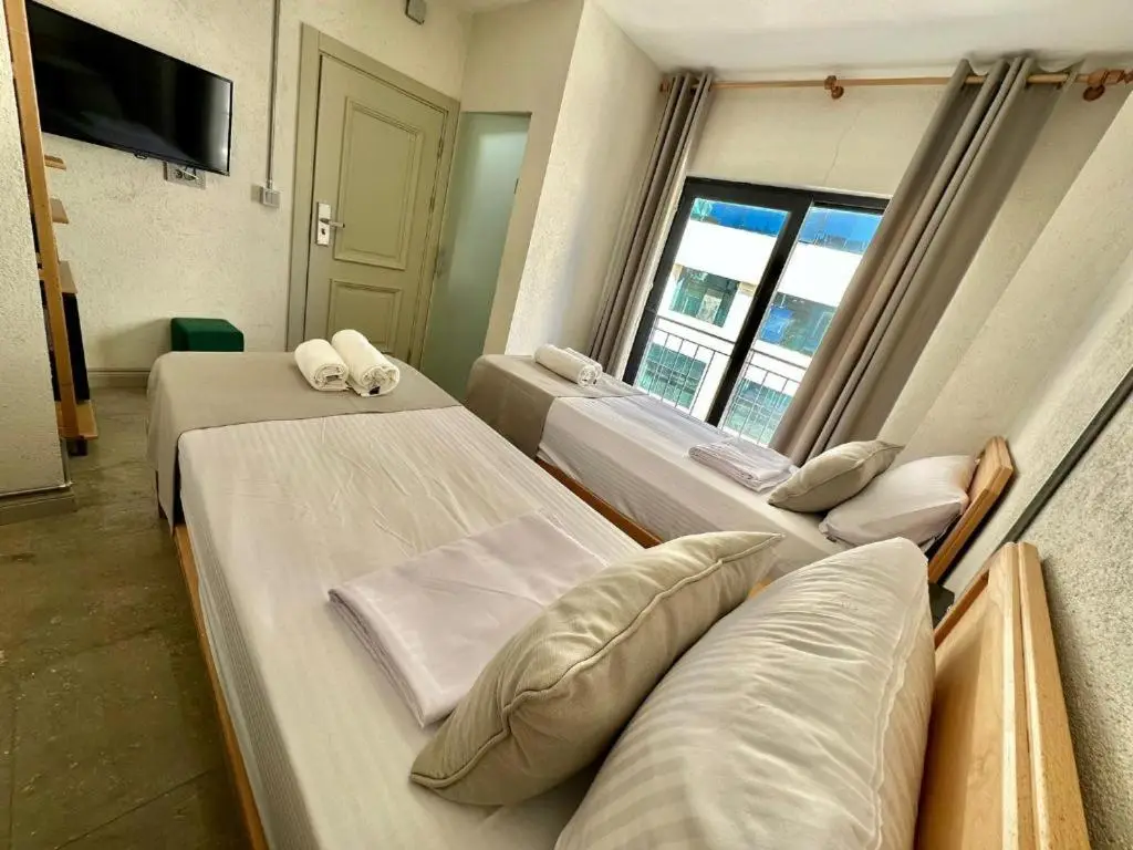 Elegance House Hotel