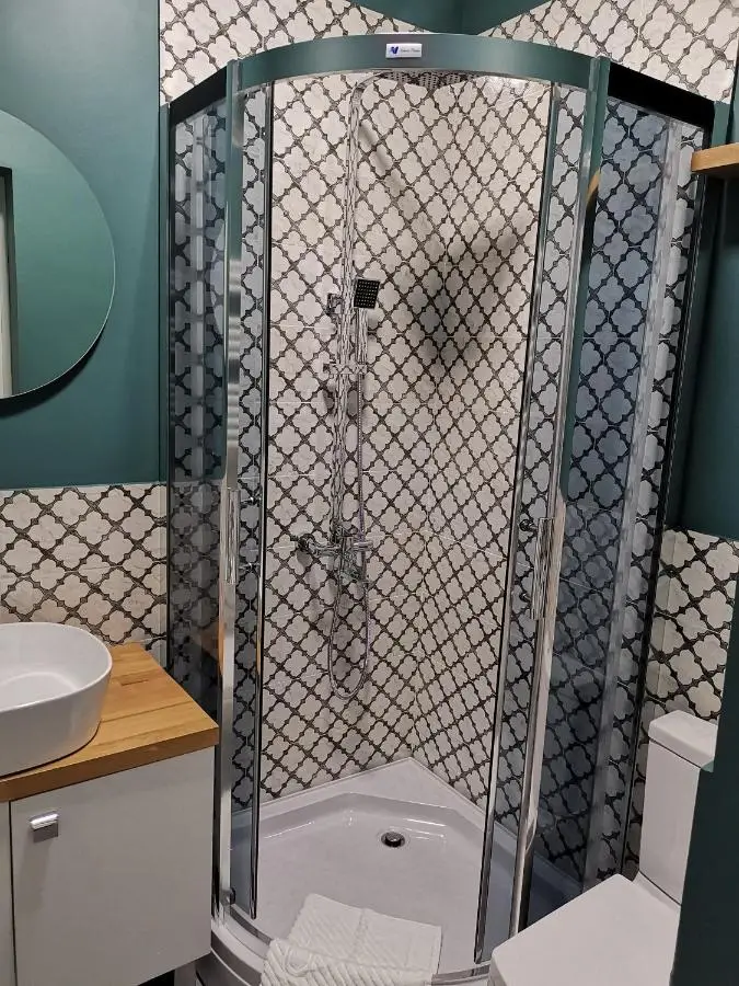 3 Rooms Hotel
