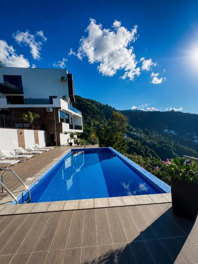 Villa Deluxe Kvariati
