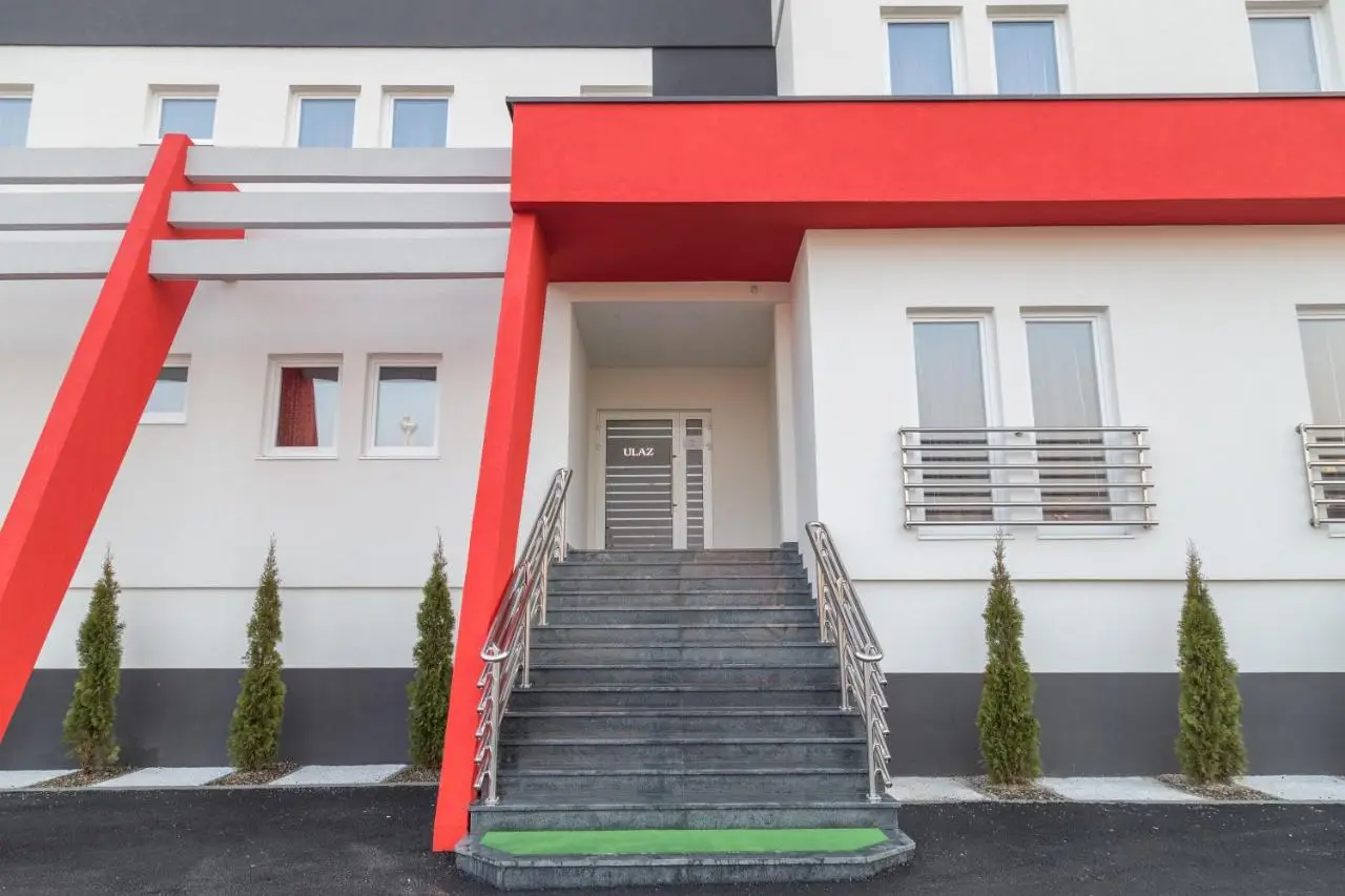 Hostel Tron