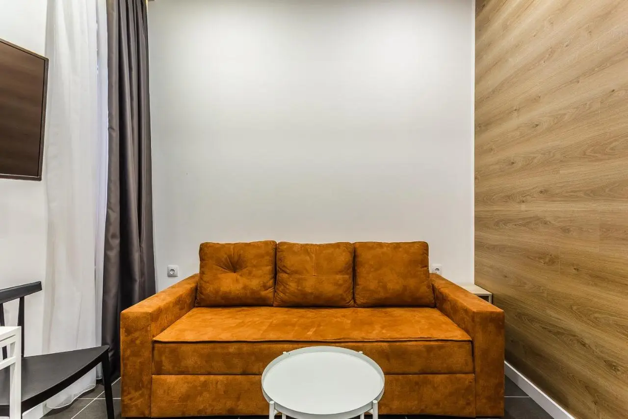 8 Rooms Apartotel On Meidan