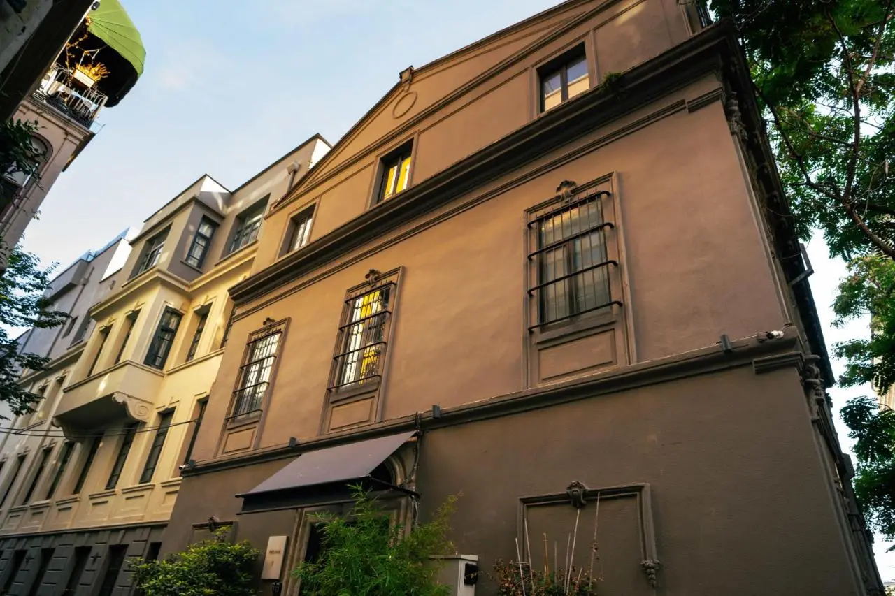 DeCamondo Residence