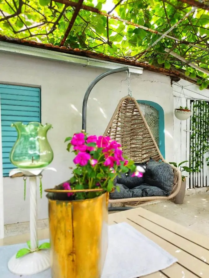 Apartment with garden Hanja