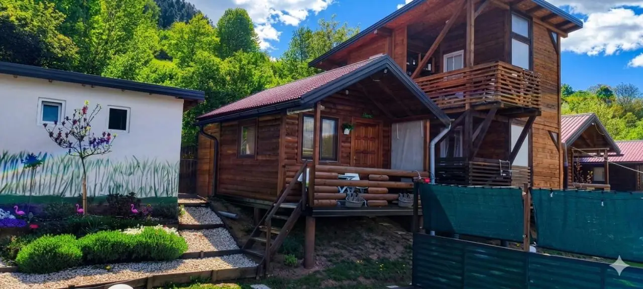 Bosnian Pyramid Glamping
