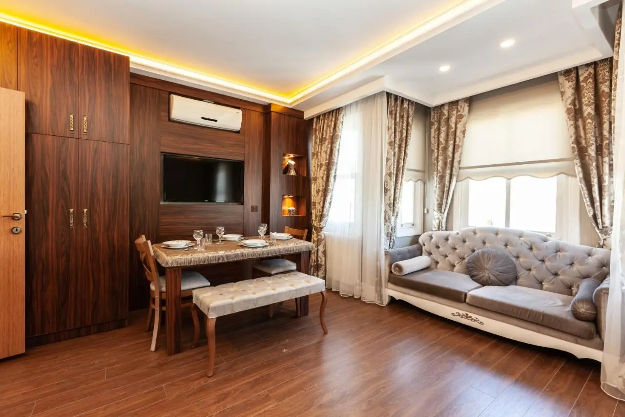 Rose Mansion by Otantik Suites