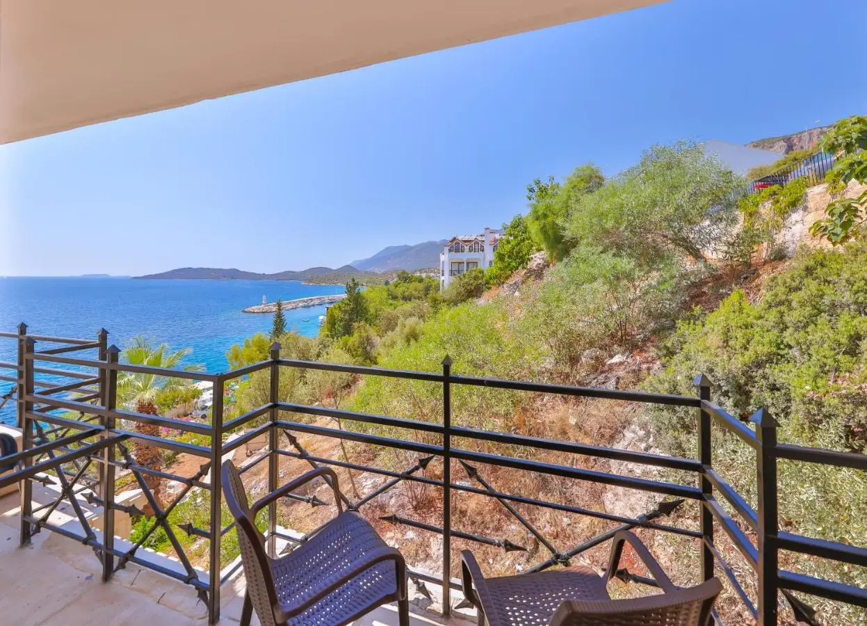 Hera Hotel