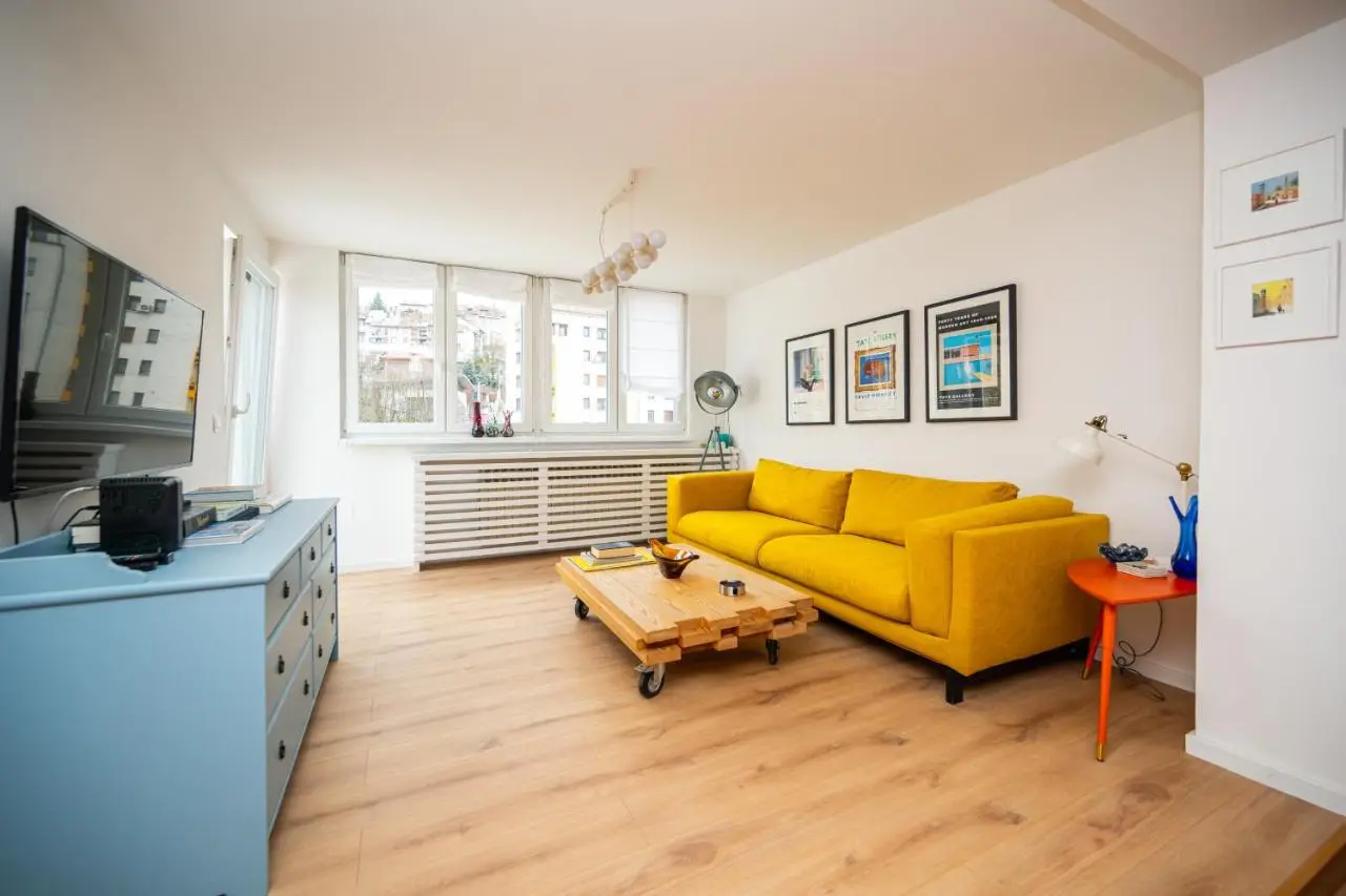 Colorful 3-Bedroom Apartment