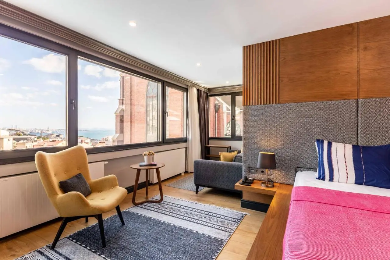 SALA SUITES
