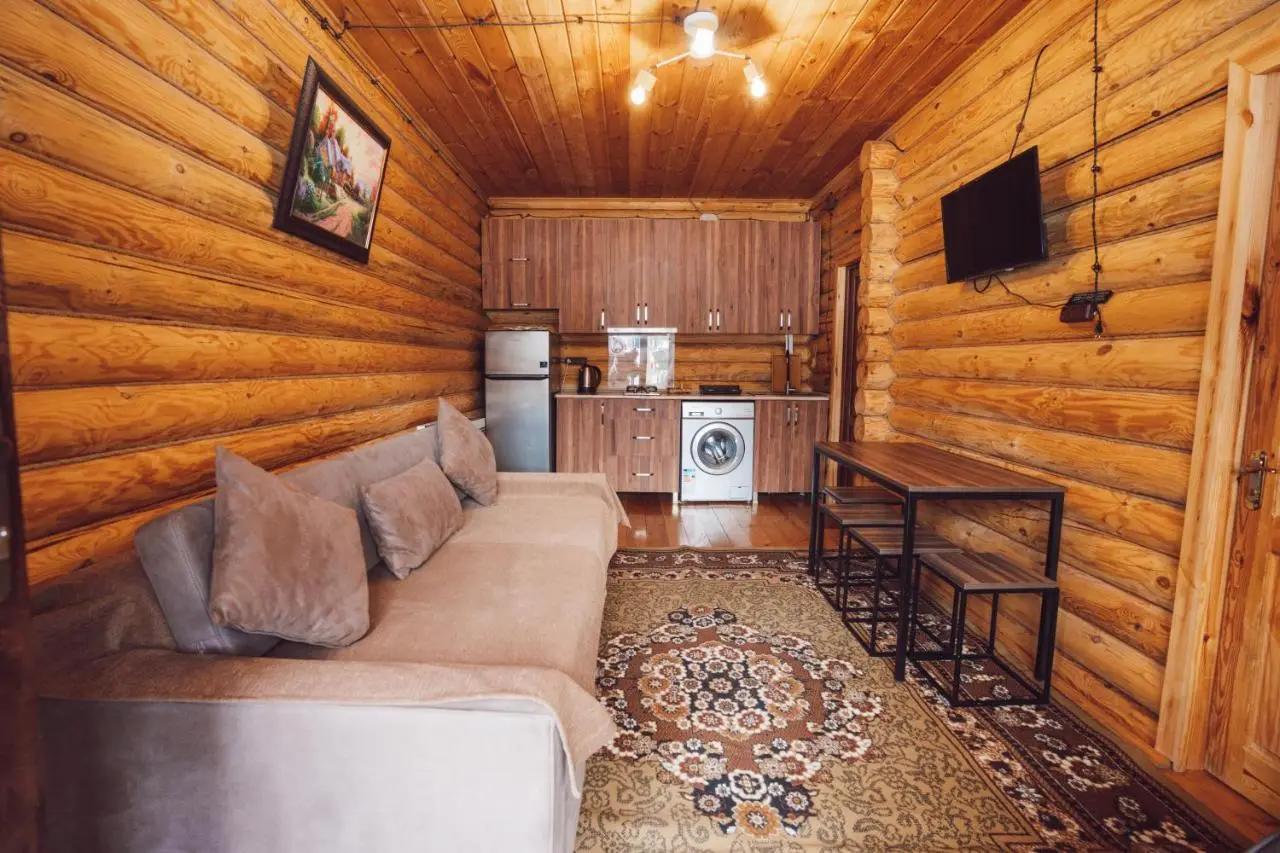 Kingswood Cabins Borjomi