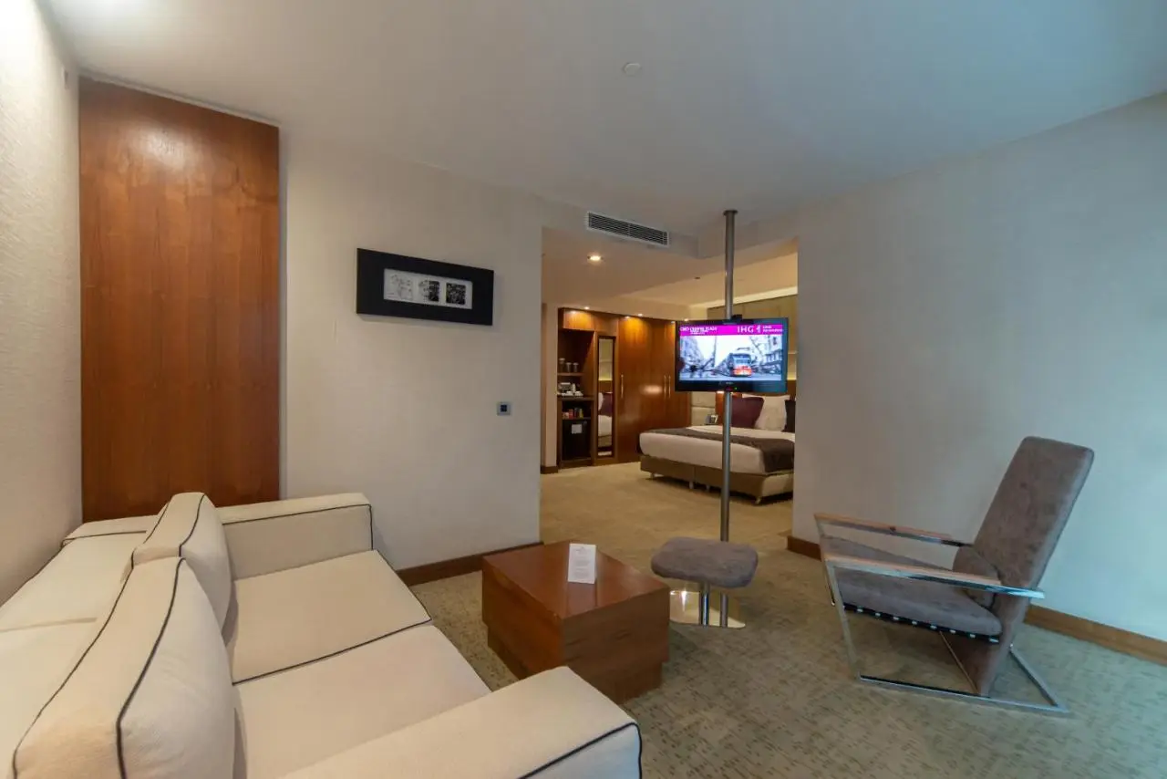 Crowne Plaza Istanbul Harbiye by IHG