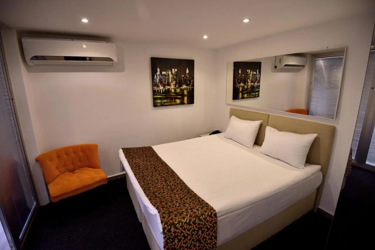 BGuest Hotel & Residence