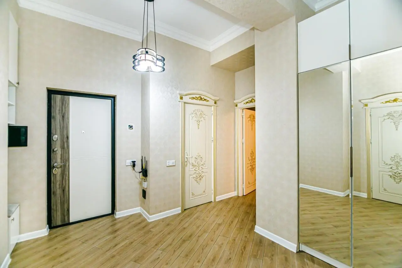 PILOT Luxury Apartment in Nizami street