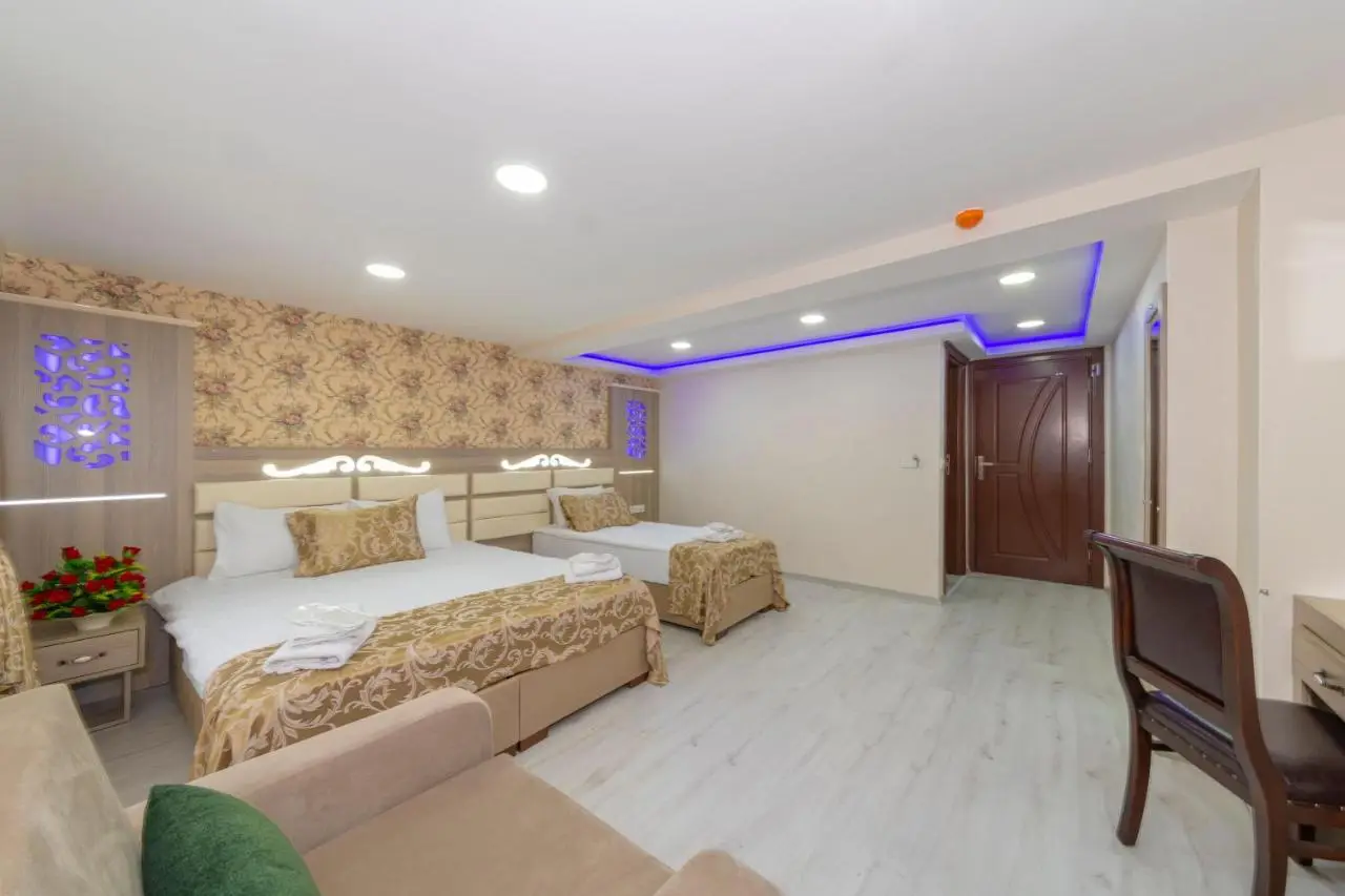 Raimond Hotel