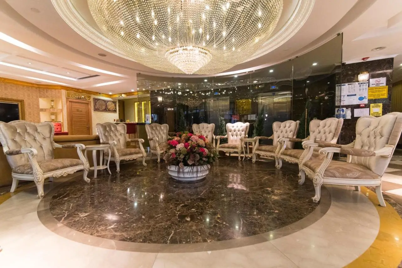MidMar Deluxe Hotel