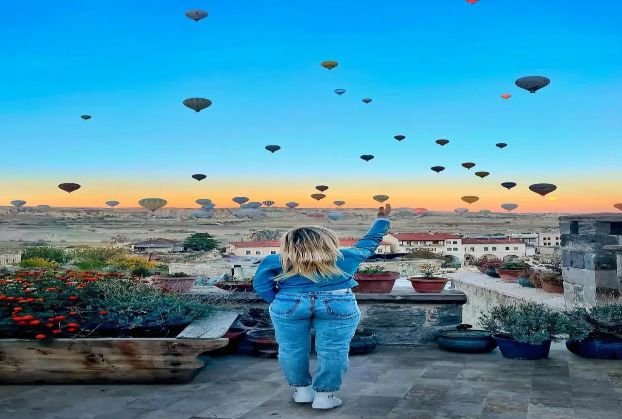 Seki Cave Hotel, Wake Up to Hot Air Balloons
