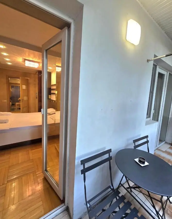 Explore Old Tbilisi, 3BR Apartment for 5, Walk to All