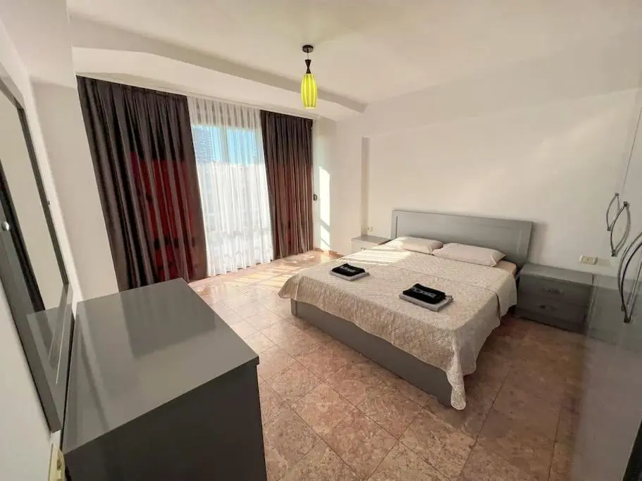 Scanderbeg Square 2BR APT