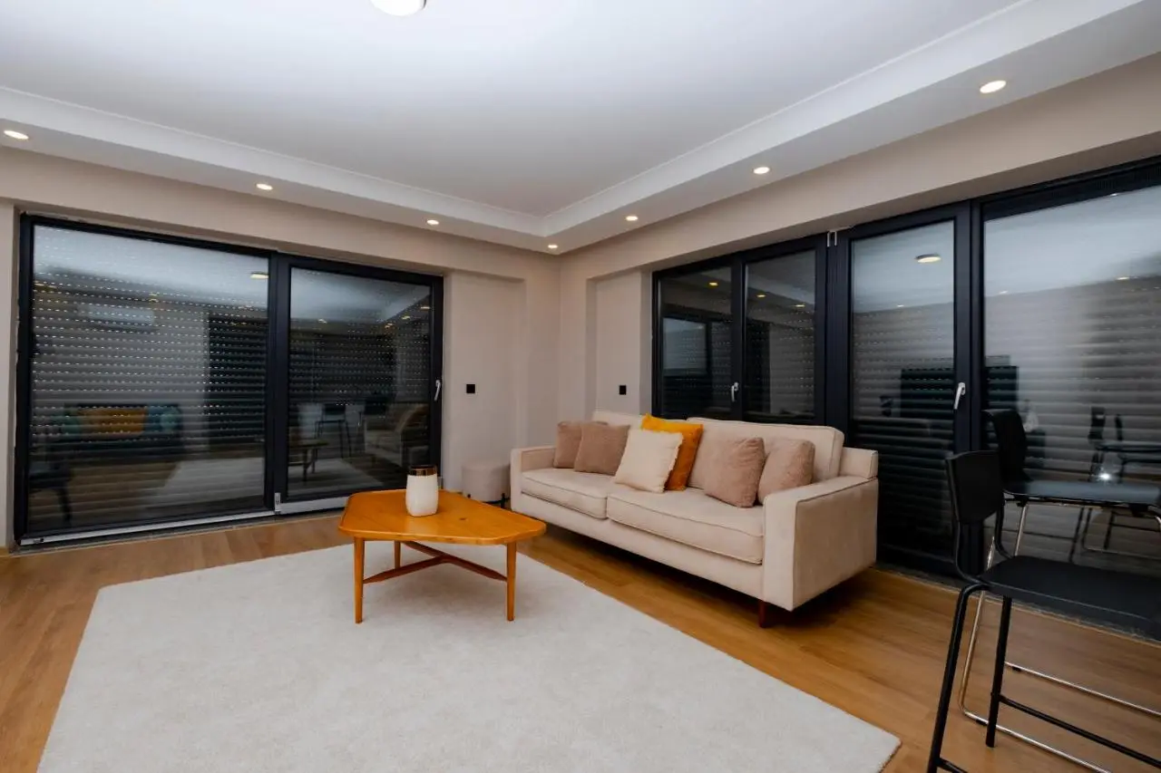 Sea View Two-Bedroom Suite in Managed Residence - Parking and Elevator