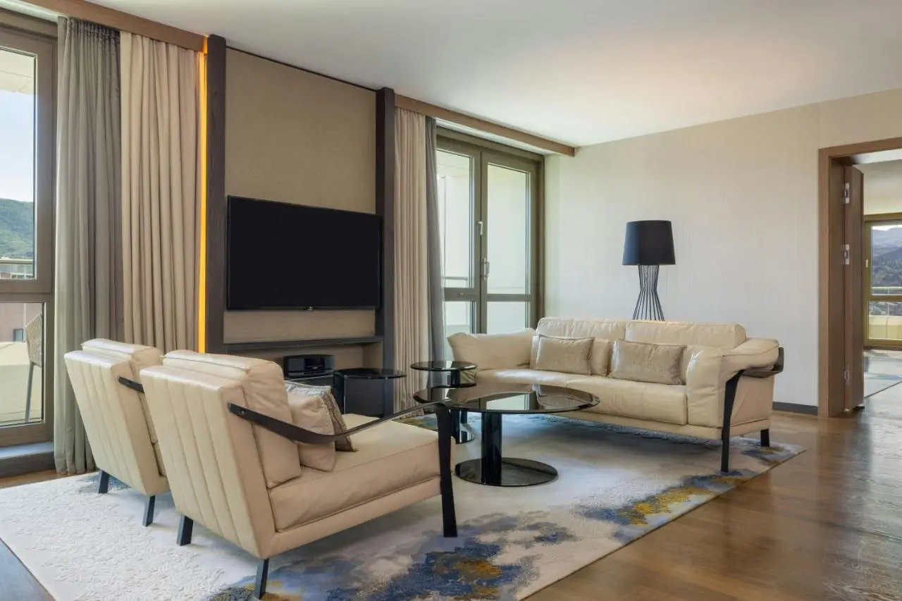 Sheraton Grand Tbilisi Metechi Palace