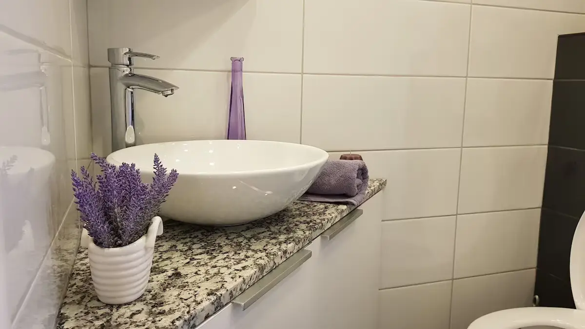 Charming rooftop apartment, EXCELLENT LOCATION