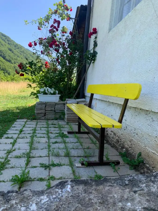 Vikendica Žute dunje Jajce