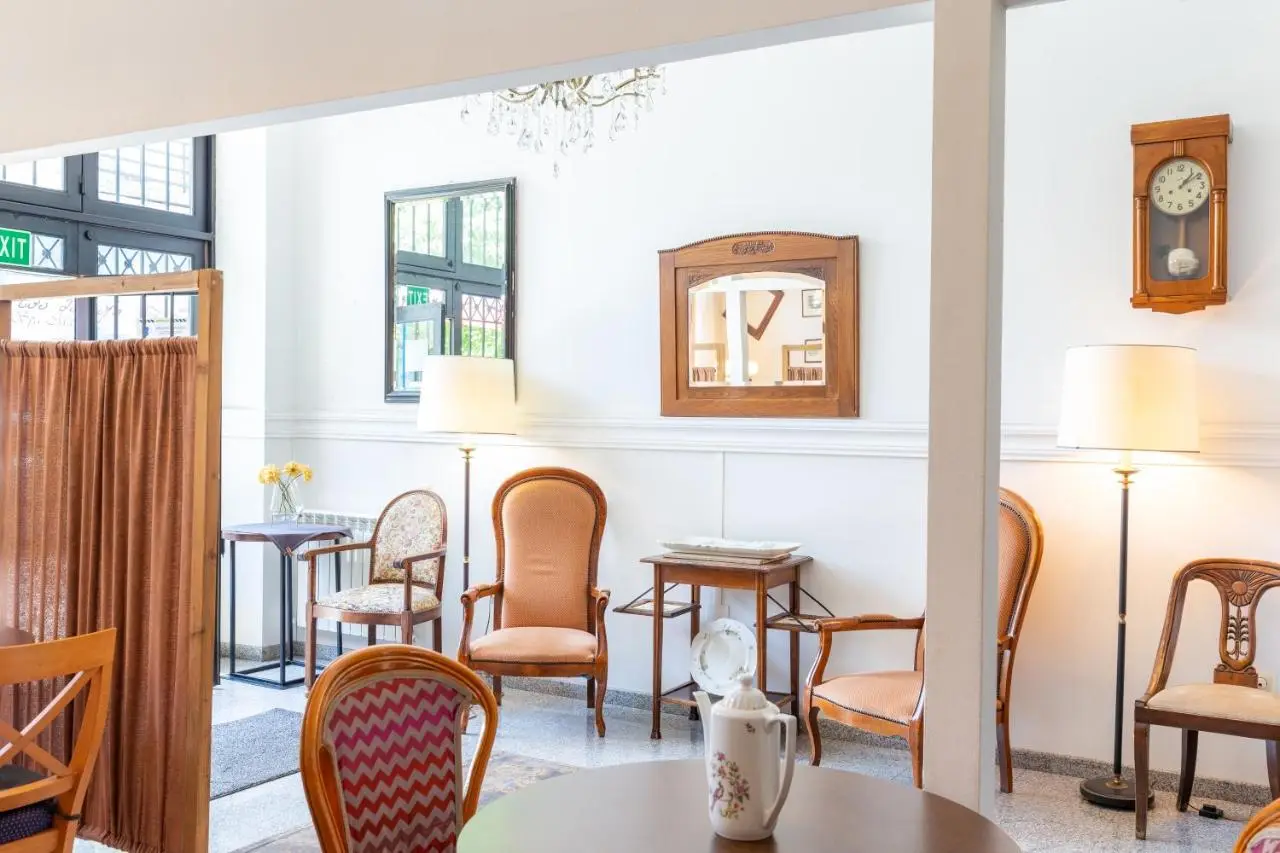 Hotel N16