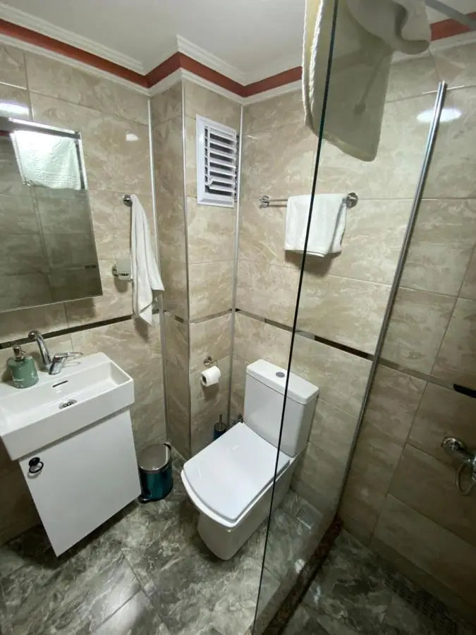 Golden Arrow Hotel