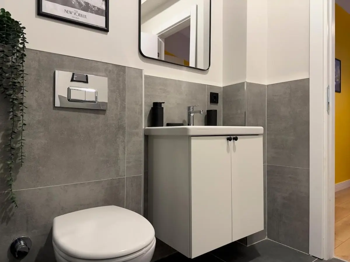 Stunning 2BR 2Bath near Metro - YM 1