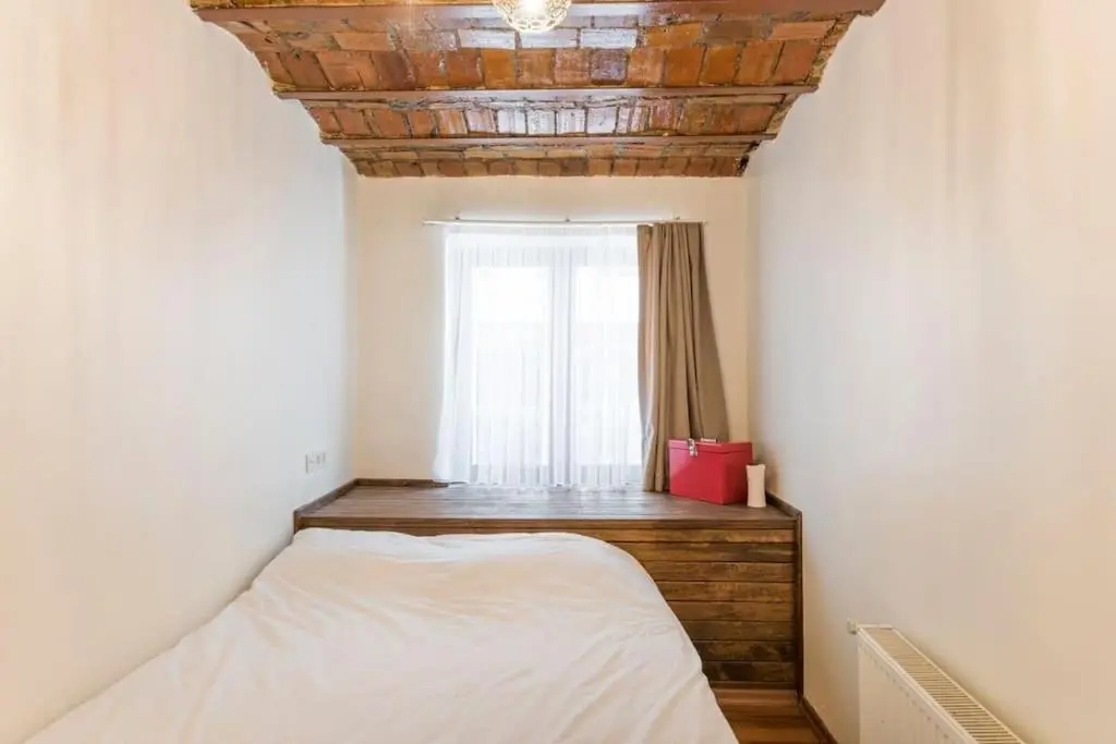 Beautiful 1 Br Apt. w/AC 400 meters Taksim Square