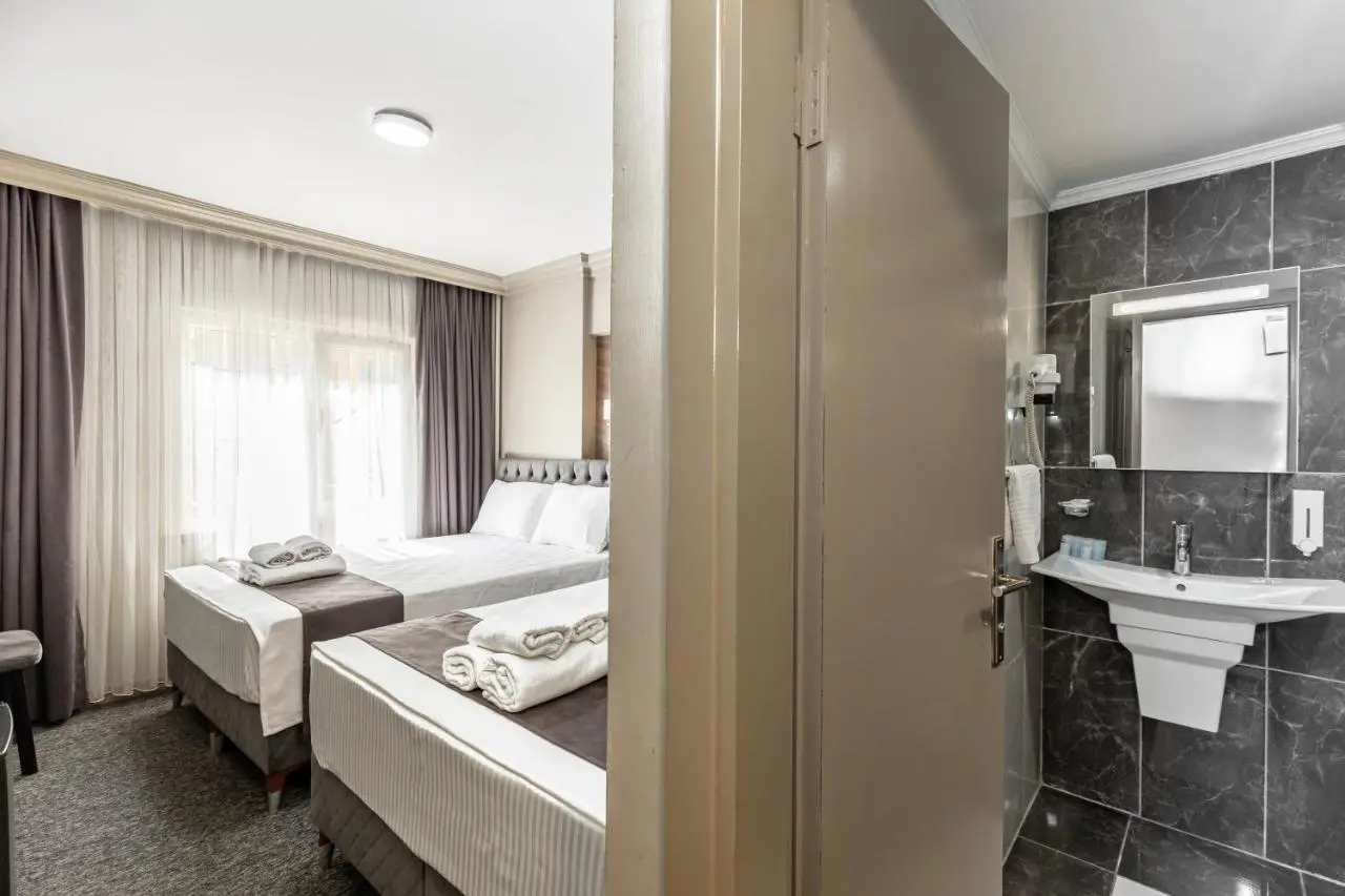 BURSA LOYAL CiTY HOTEL