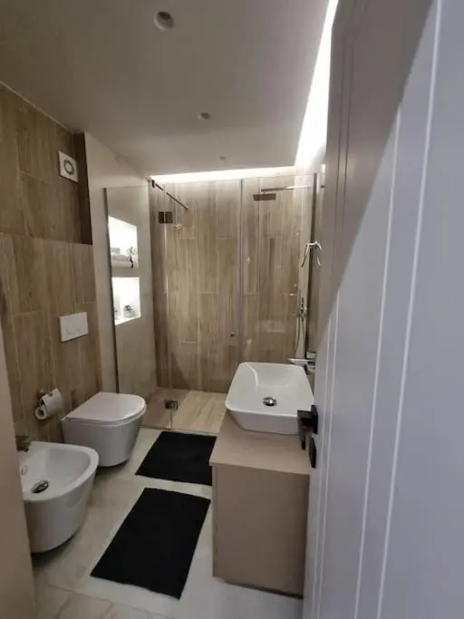 Central Continental Apartment