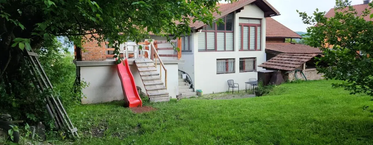 Grand AC Residence with Garden & Parking