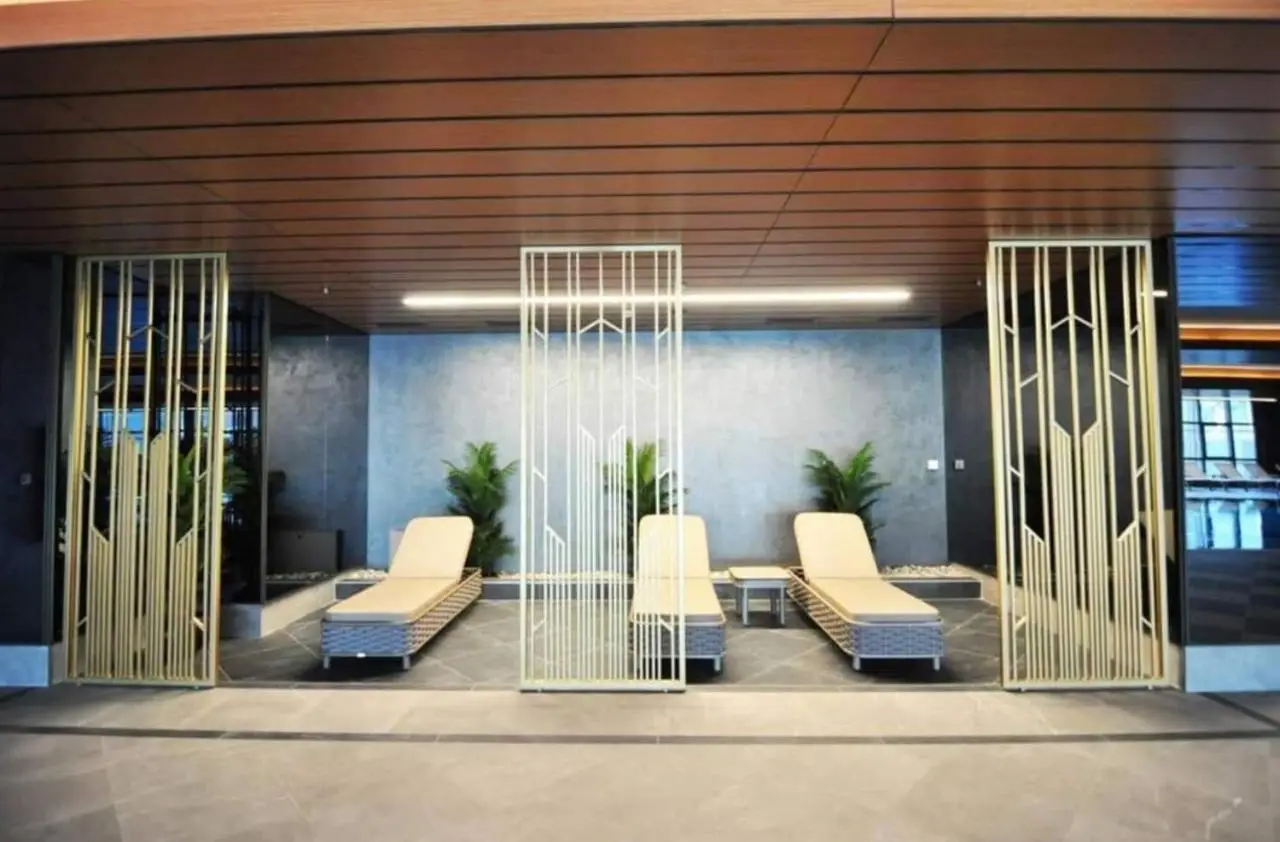 Gorgeous Modern 1BD Condo Views w PoolGym! #255