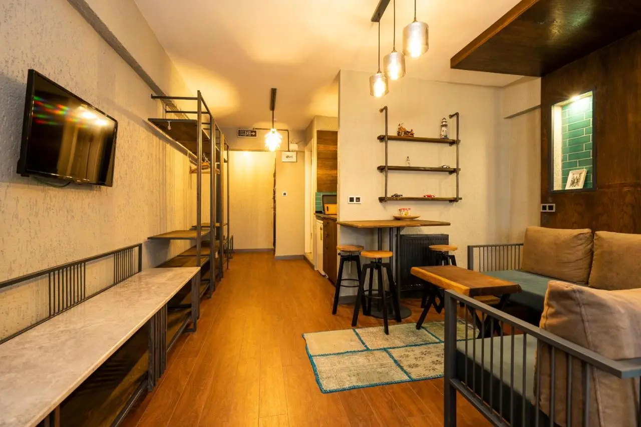 Cube Suites