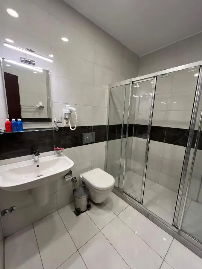 Adil Konak Hotel